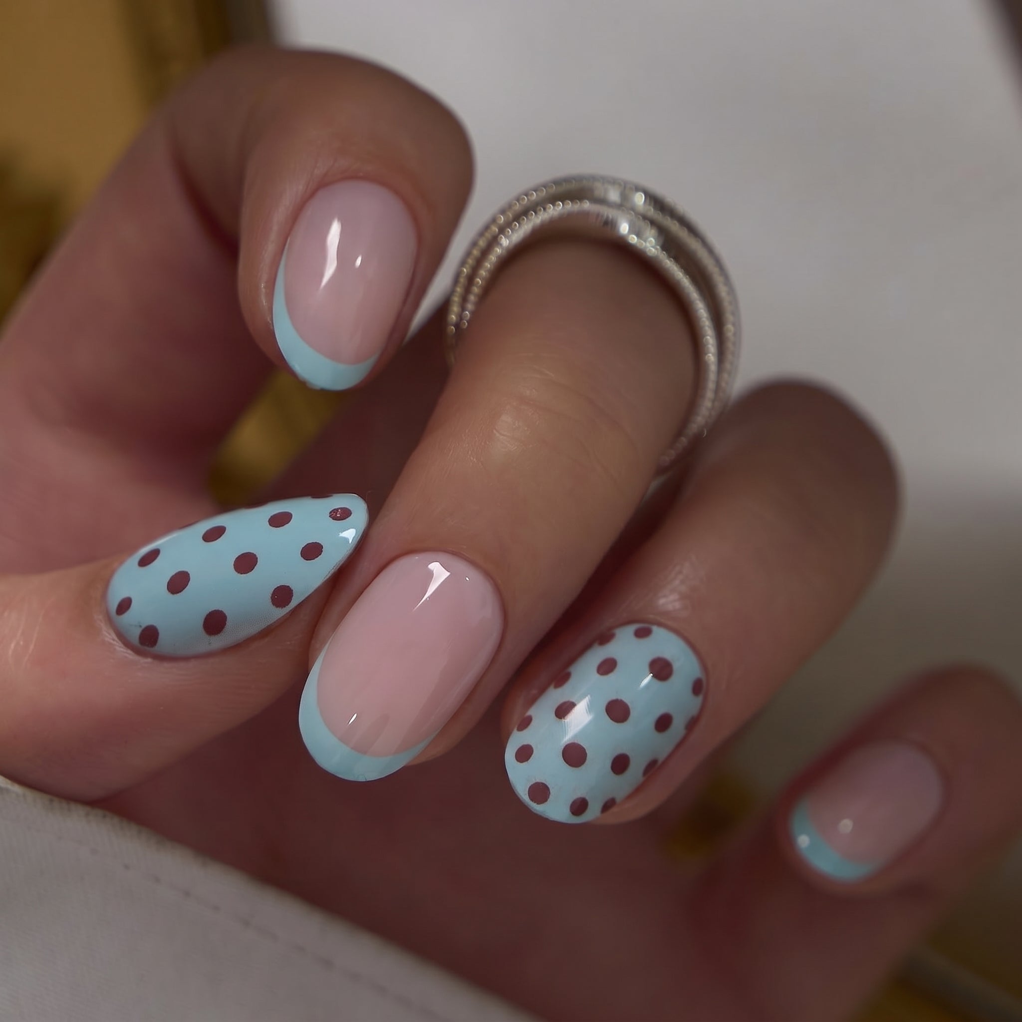 Blue Mocha S Oval short oval press-on nails