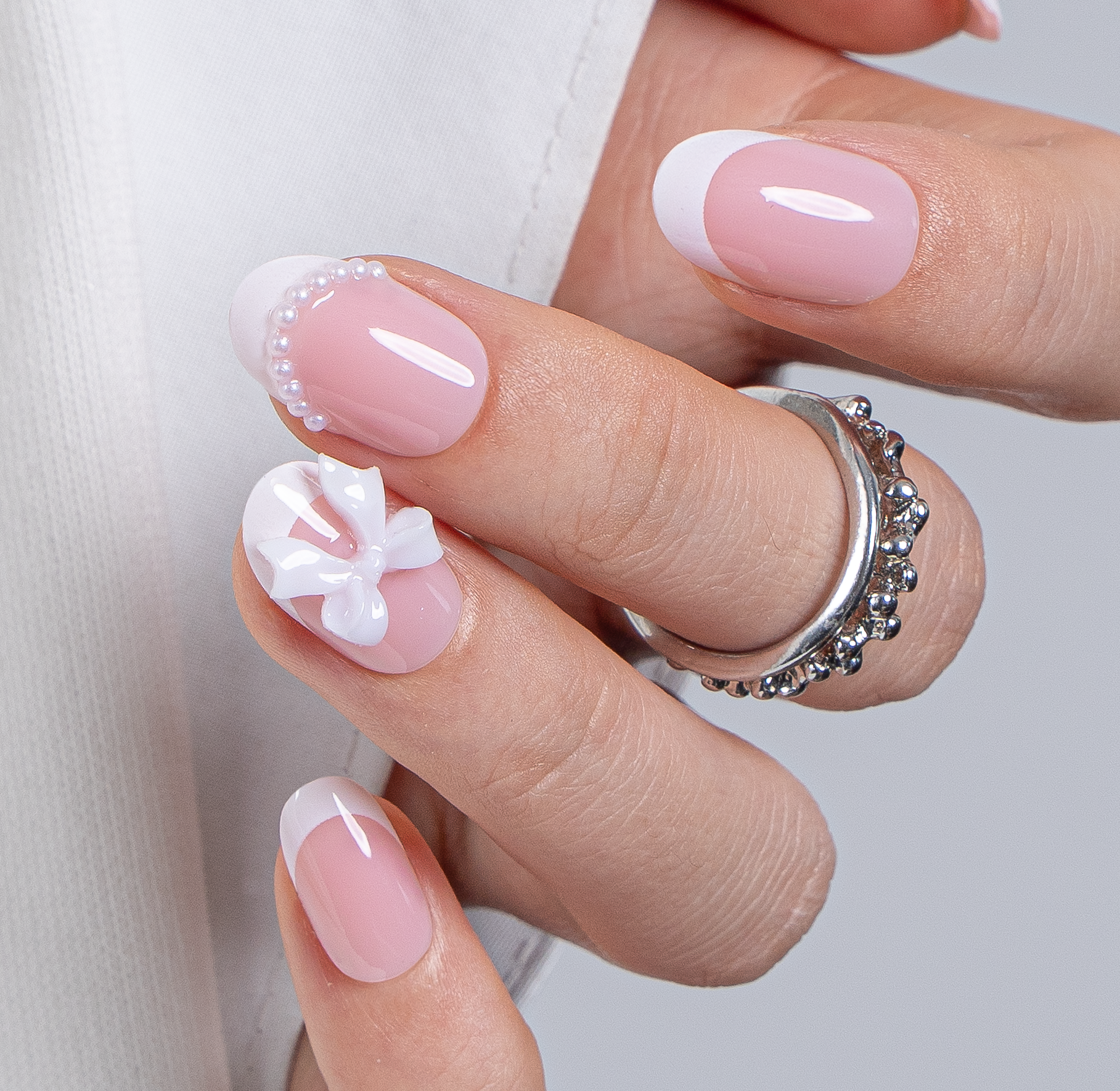 Bowed Grace S Oval oval press-on nails