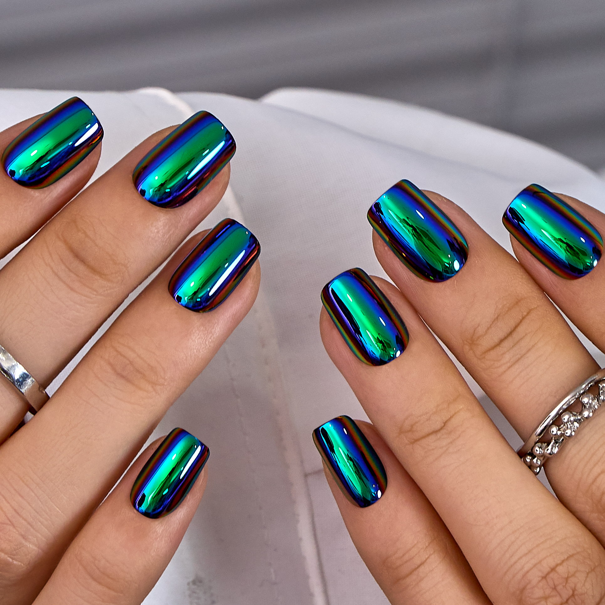 Electric Mirage S Squoval squoval press-on nails