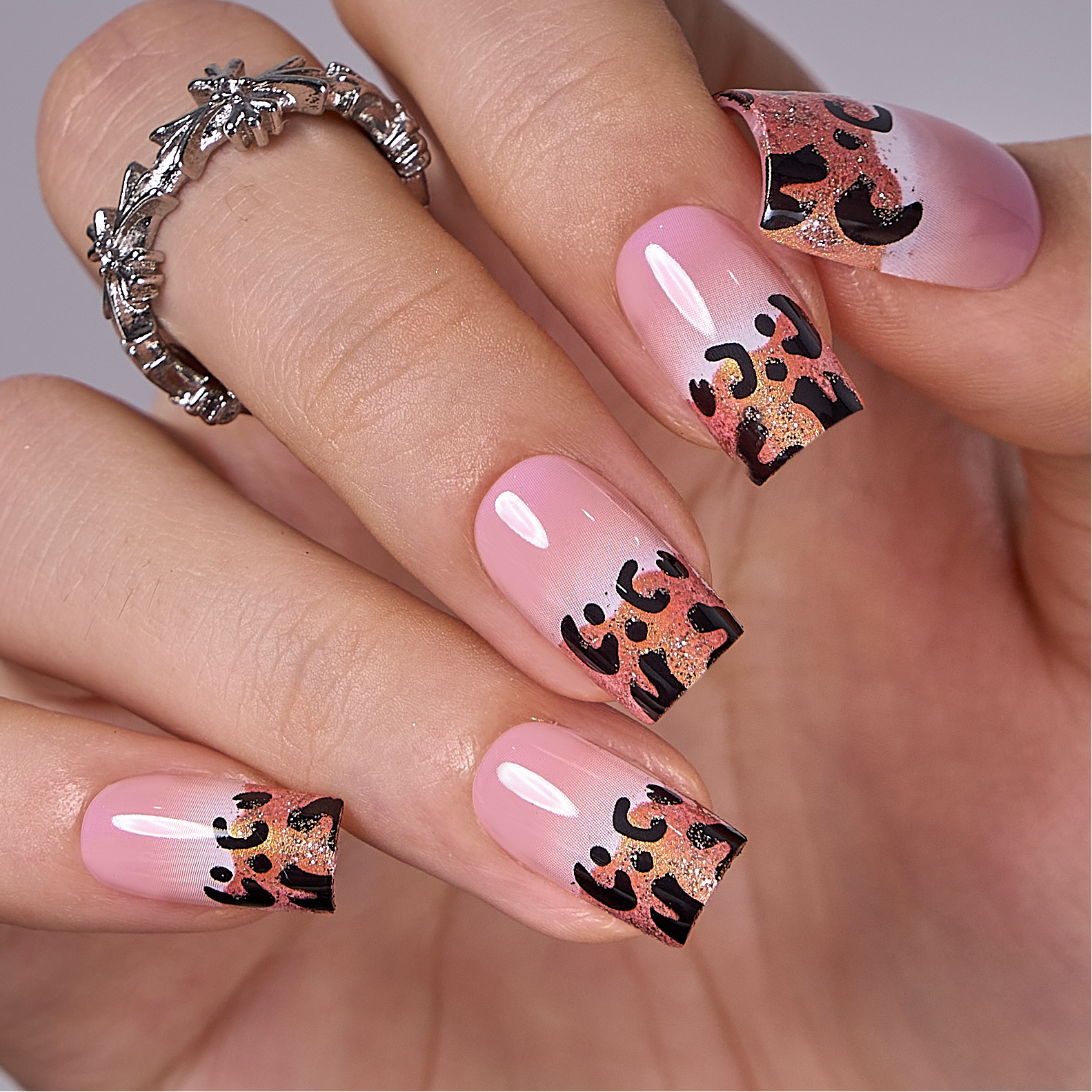 Elegant Leopard – M Square – Ver. 2
