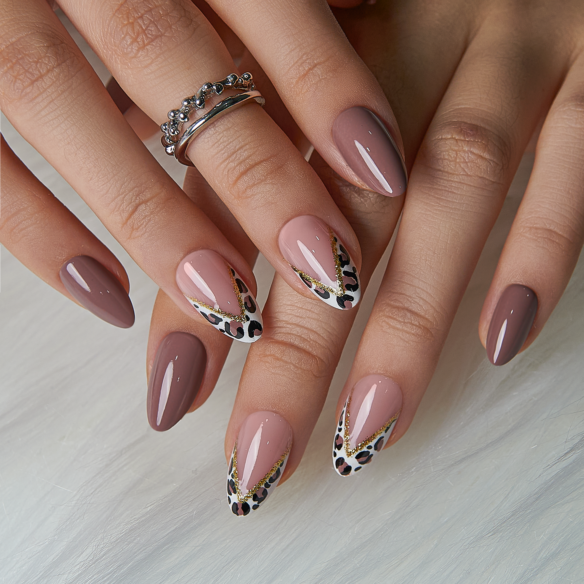 Elegant Leopard short almond press-on nails