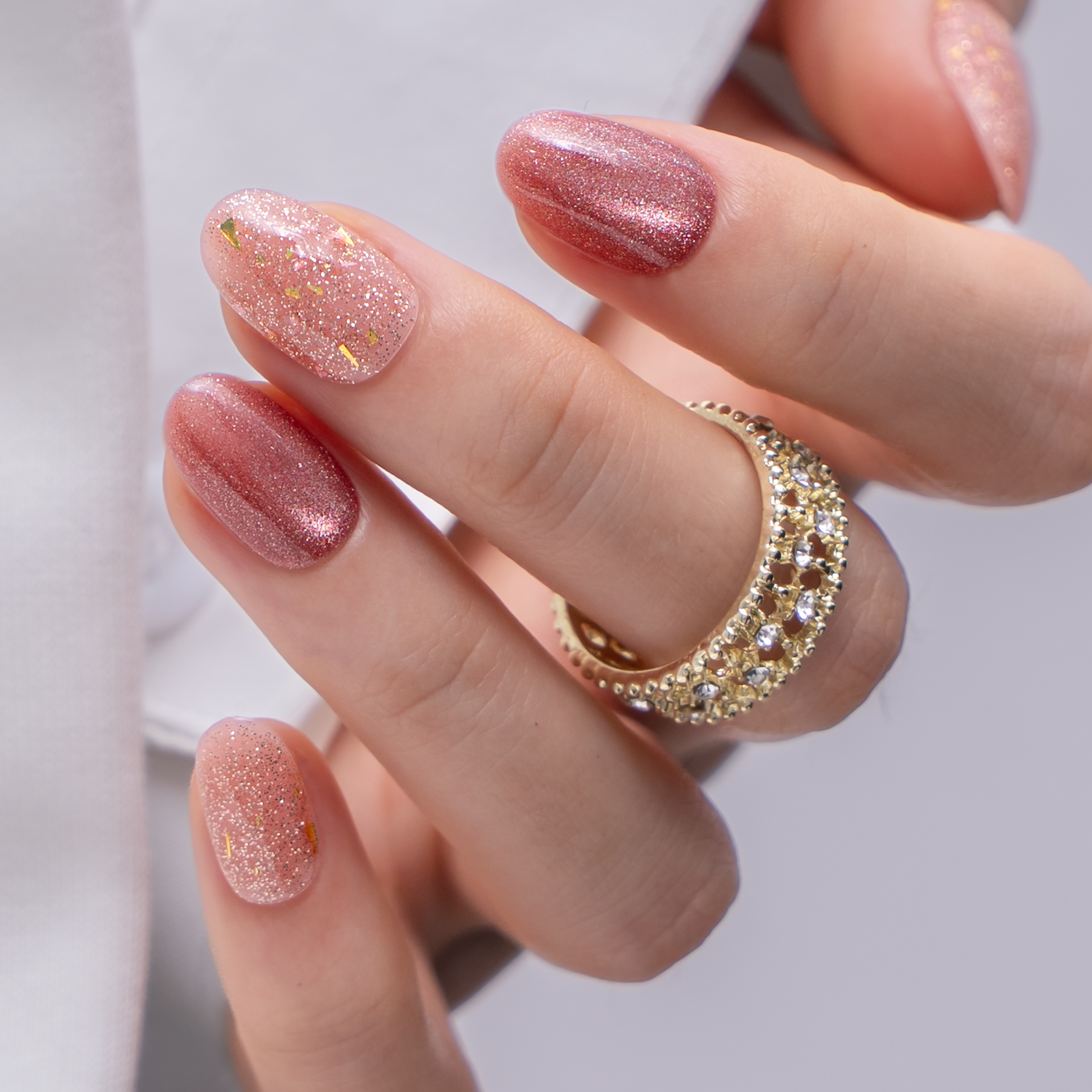 Ember Glow S Oval oval press-on nails