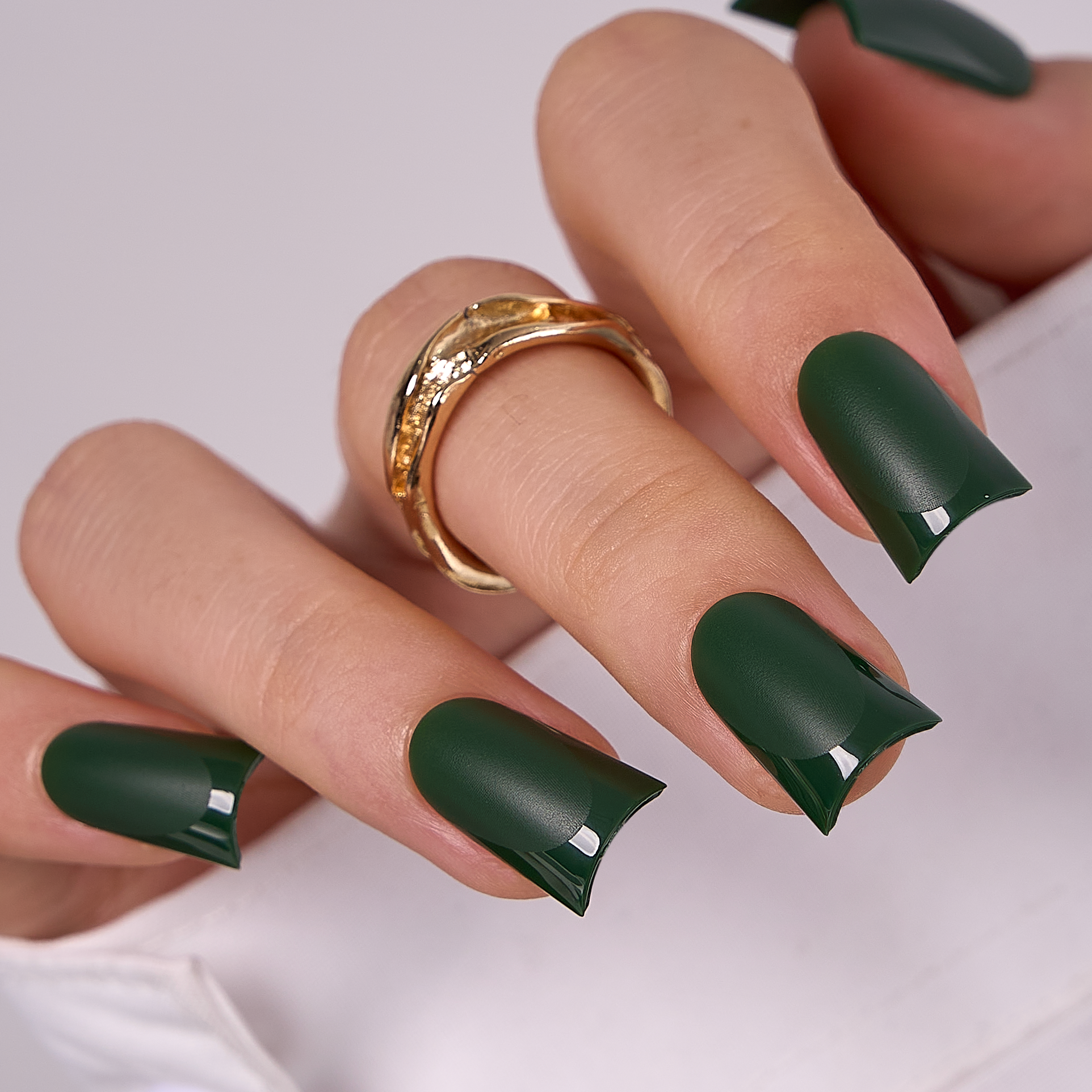 Emerald French M Duckbill press-on nails