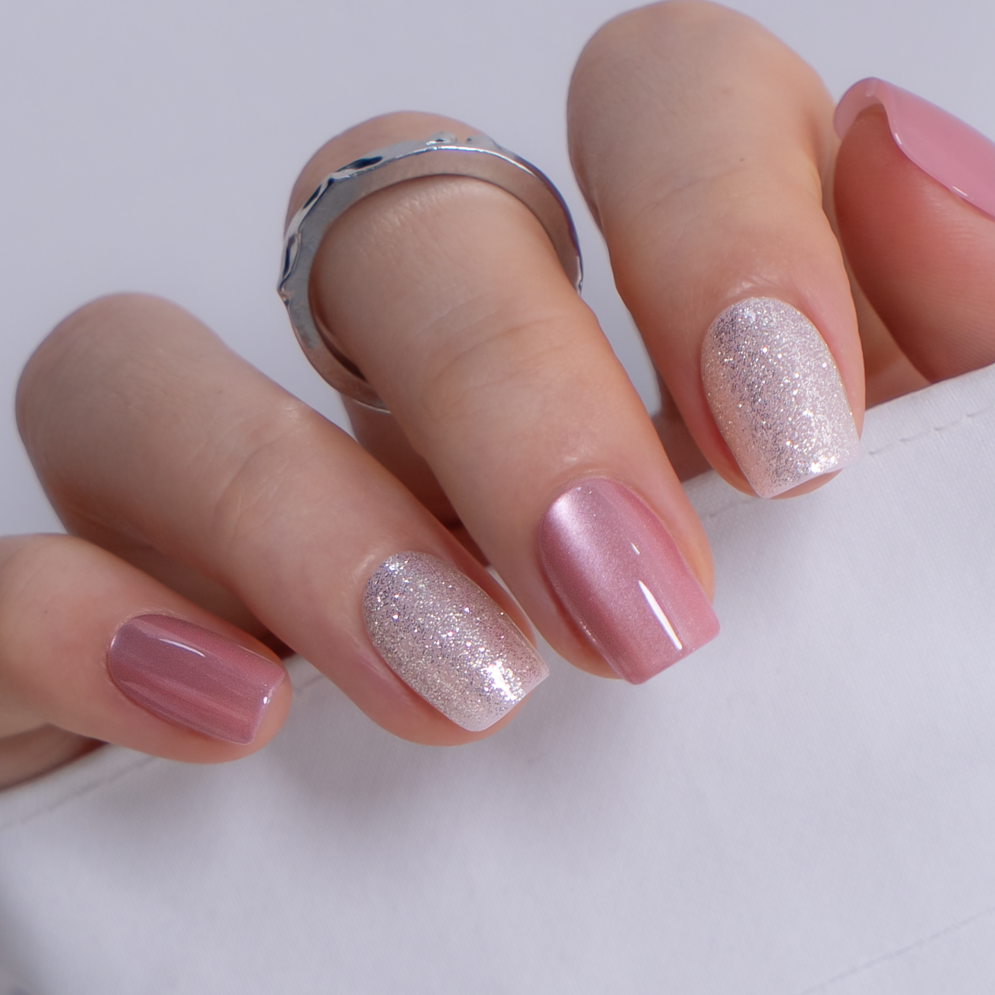 Latte Spark S Squoval squoval press-on nails