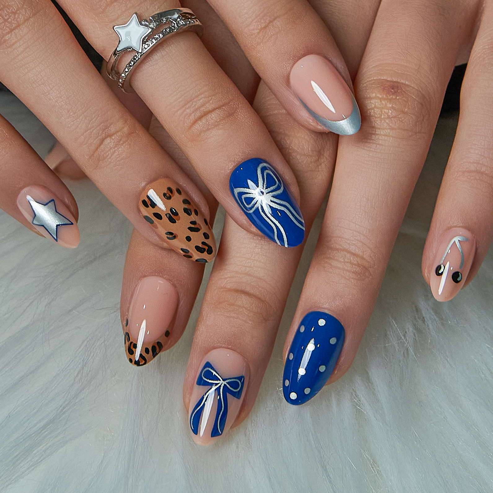 Leopard Bow S Almond almond press-on nails