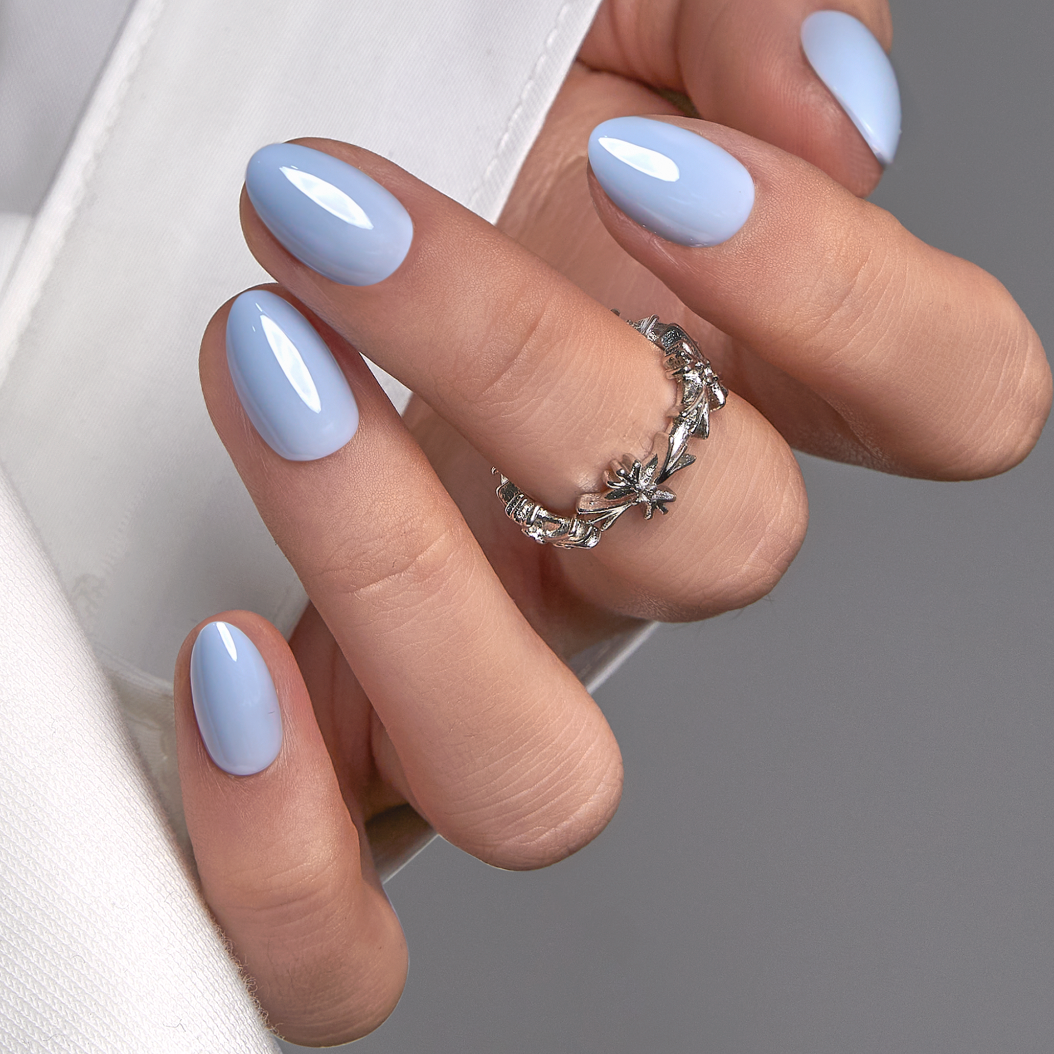 Misty Blue RS Almond almond press-on nails