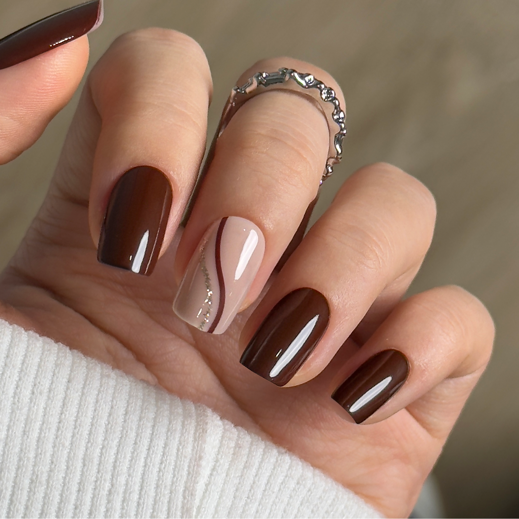 Mocha Line Dream medium squoval press-on nails