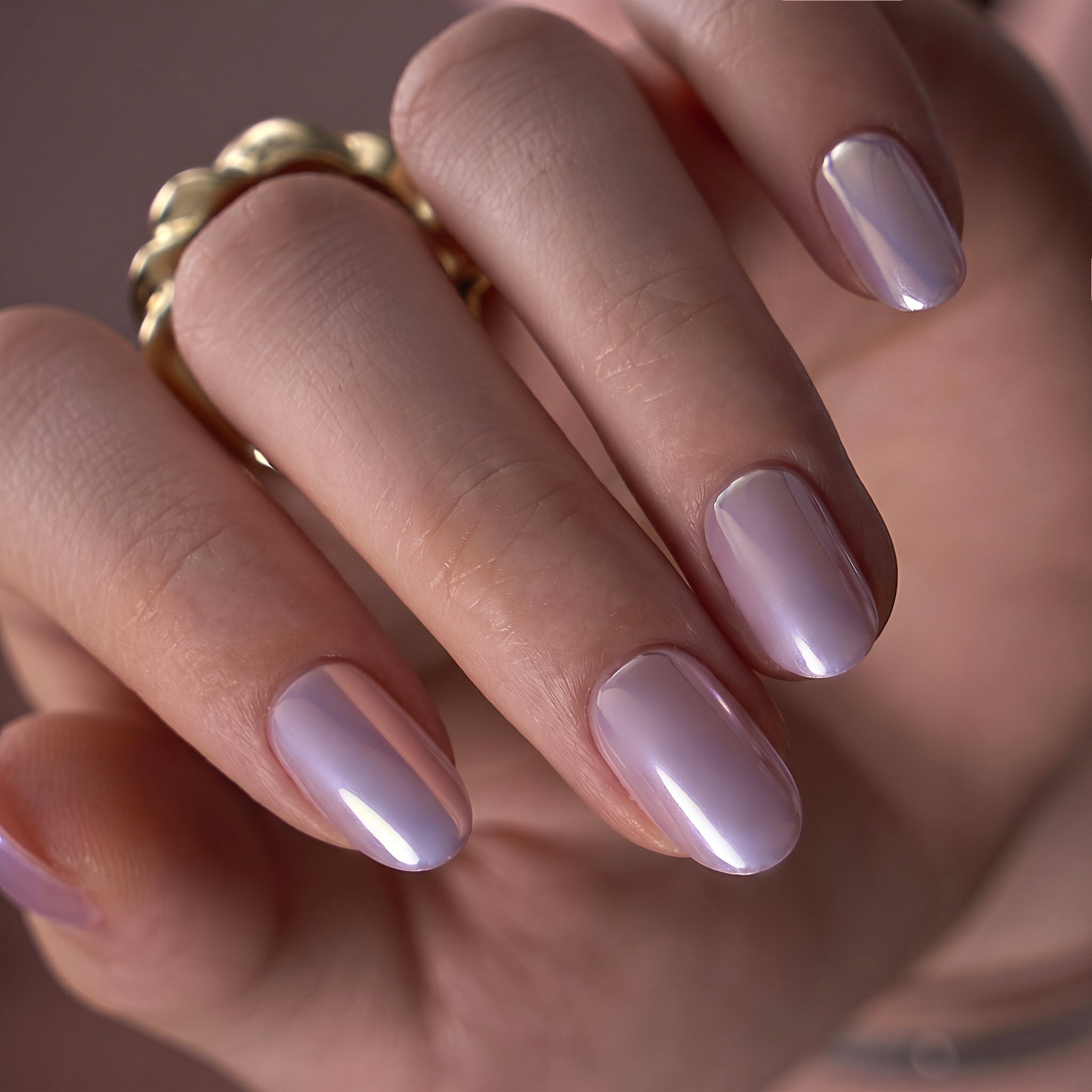 Pearl Halo S Oval short oval press-on nails