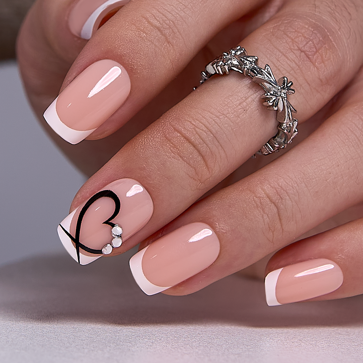Simple Light – M Squoval