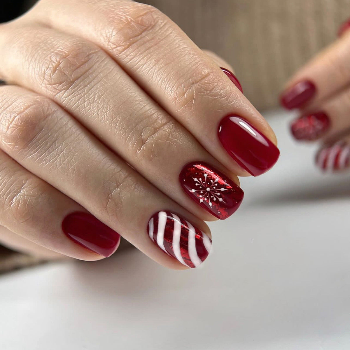 Candy Snow – short Squoval press-on nails packaging
