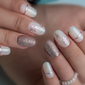 Snowflake Luxe – short Oval press-on nails